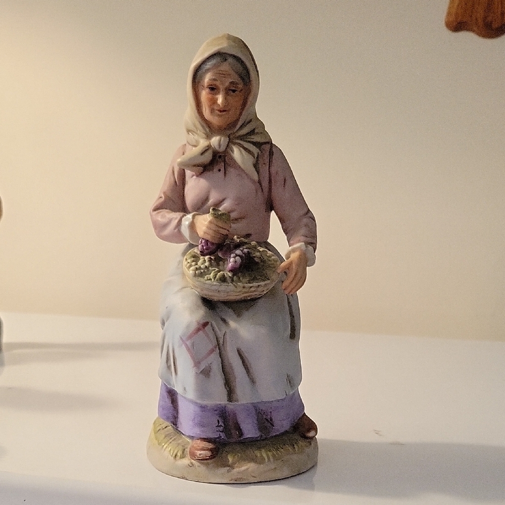Homco Collectible Base with Gold Label